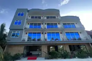 Rihiveli Residence Hotel, Thoddoo
