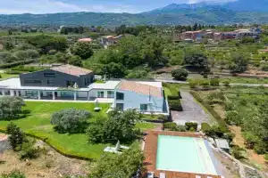 Villa Persea, Santa Venerina