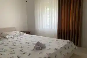 Beach Apartment, Shengjin