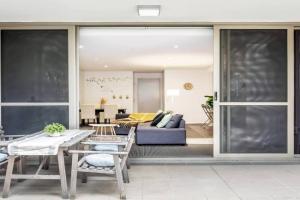 'The Patio' Live like a Local in Spacious Comfort Apartments, Sydney