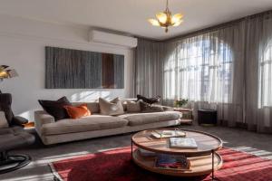 The Banker's Loft - Central Art Deco Pad Apartments, Launceston