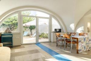 Agrumeto sul mare Villa, Rosa Marina