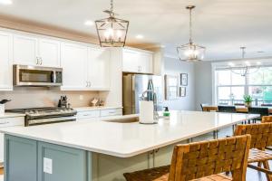 Cozy South Carolina Abode - Steps from Main Street Guest house, Greenville