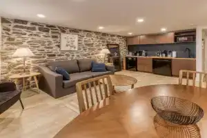 North House - Elegant 1 Bedroom Suite, Levis