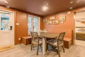 North House - Quebec City 2 Bedroom Treasure, Levis