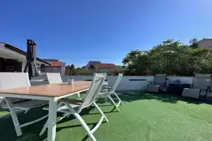 Apartment Sonja close to the Beach, KRK