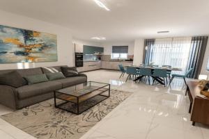 Home away from Home Apartments, Mellieha