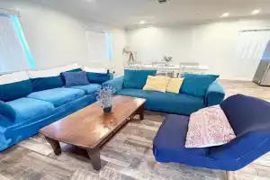 5 BR Home Near USC - Perfect Location Guest house, Los Angeles