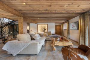 Le Cheval Blanc Luxe, skis aux pieds, jacuzzi, hammam, salle de cinéma Guest house, Meribel