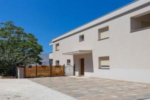 Modern holiday house near beach, Stignano di Pola