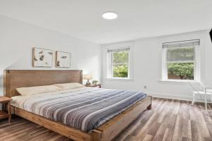 Oakland/University @C Modern & Stylish Private Bedroom with Shared Bathroom, Pittsburgh