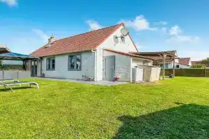 Beautiful Home In Guest house, Bredene