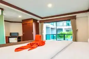 Kata Noi Bay Inn, Kata