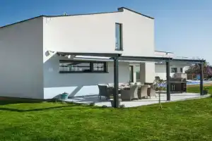 Elsa Villa, Krnica