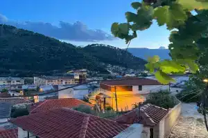 Nena’s Dashe House, Berat