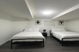 Cozy 3 beds Suite Near Airport Sleeps 6 Apartments, Calgary