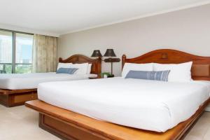 Luana hotel walk to the Beach -L512, Honolulu