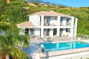 Villa Effi Lourdata, Lourdhata