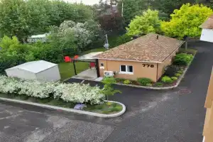 Maisonnette dans la nature en pleine ville. Guest house, Trois-Rivieres