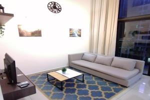 i-Duplex 1M2R2B Condo - LED Garden, Fun Fair, Waterpark, Wax Museum, Mall & More! Apartments, Shah Alam