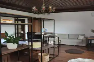 Timber Guest House, Berat
