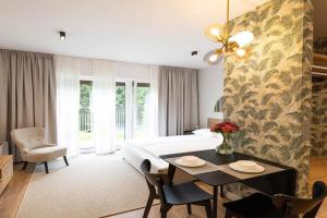 B85 Suites, Warsaw