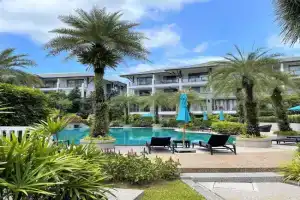 Naithon beachfront apartment-pool gym restaurant, Naithon