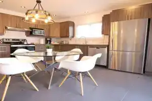 Luxueux - Deco moderne, Rosemont Apartments, Laval