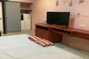 บ้านโนรีแมนชั่น Apartments, Sri Racha