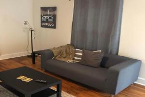 Renovated Space Close to Downtown - A Guest house, Durham
