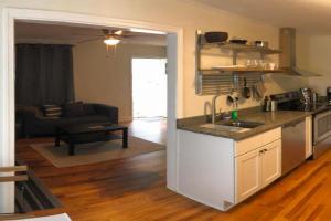 Quaint Cottage Minutes From Downtown, Durham