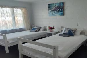 Nesting In East Apartments, Hamilton