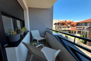 Niš East gate APT with balcony and free private Parking Apartments, Nis