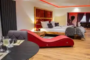 exkl. romantisches SM Apartment Black Rose, Gifhorn