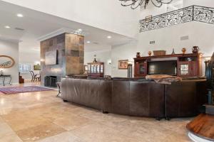 Luxury Mason Villa, Tampa