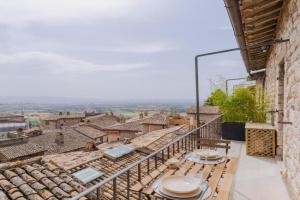 Casa Eleonora, balcone con vista e colazione, Assisi