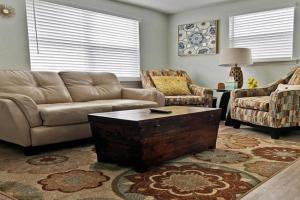 Quiet-Clean-Cottage-Dogs Kitchen, Tallahassee