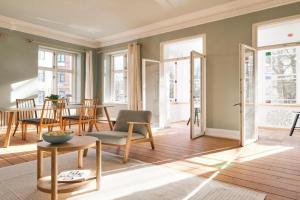 Villa Rosa - Charmante, große Altbauwohnung, Flensburg