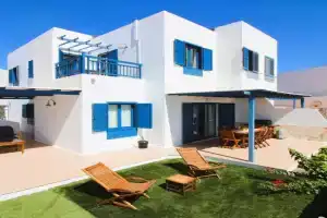 Casa Bahia de Naos con vistas al mar!, Costa Teguise