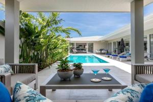 Big & Stylish 5 Bed 4 Bath Private Garden Pool Villa at Thongson Bay Beach, Choengmon