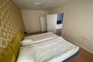 Perlos Apartamentai 3, Birstonas