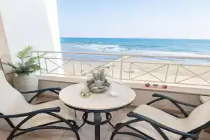 Quattro Beachfront Sea View Ap 4 Apartments, Larnaka