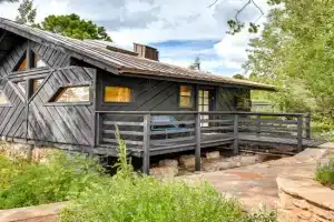 Pet-Friendly Studio Cabin with Patio, Flagstaff