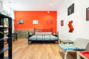 Central and cozy loft with courtyard Apartments, Bologna