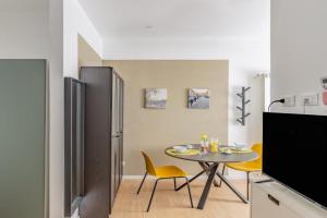 Casa Monti - City - by Host4U, Pavia
