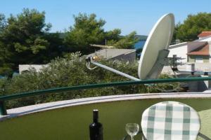 Holiday apartment in with sea view, balcony, air conditioning, WiFi 5177-1, Zaboric