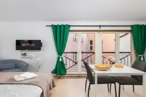 Private Retreat Close to Stations in Praha 3 Guest house, Prague