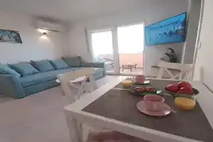 Apartment Mare - lovely flat few steps away from the main bus station and old town, Zadar