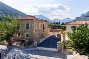 Indigo Apartments, Leonidion