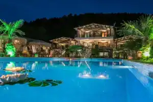 Simon King Apartments, Vourvourou